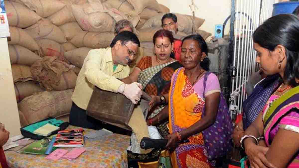 PDS Scheme: फ्री राशन वितरण प्रणाली में होने जा रहा है बड़ा बदलाव, फर्जी कार्ड होंगे रद्द, डिपो होल्डरों के लिए गुड न्यूज