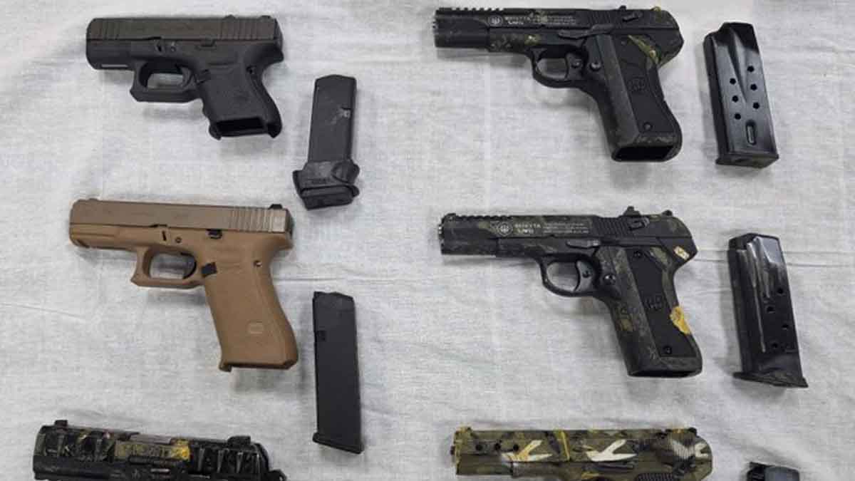 Punjab News: पंजाब में अत्याधुनिक विदेशी हथियारों के साथ 3 लोग गिरफ्तार, पुलिस ने किया बड़ा खुलासा