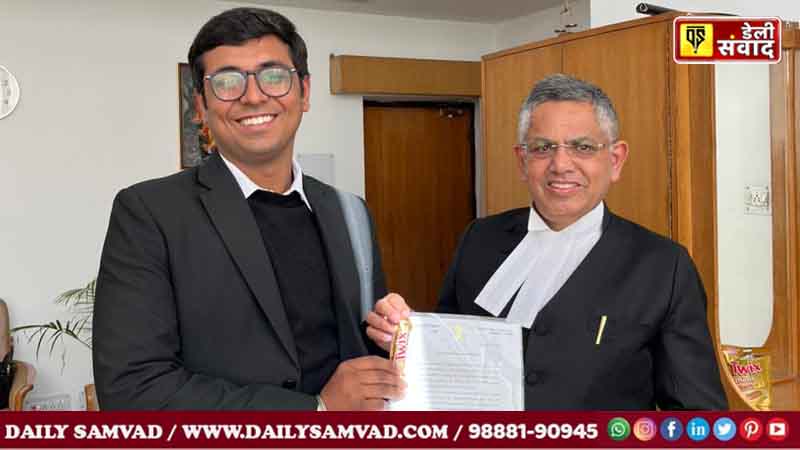 Jalandhar News: सेंट सोल्जर लॉ कॉलेज के छात्र मनहव मल्होत्रा ​​ने चमकाया ग्रुप का नाम