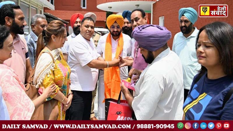 Punjab News: जिला परिषद के अधीन ग्रामीण डिस्पेंसरियों में काम कर रहे कर्मचारियों का थामा हाथ