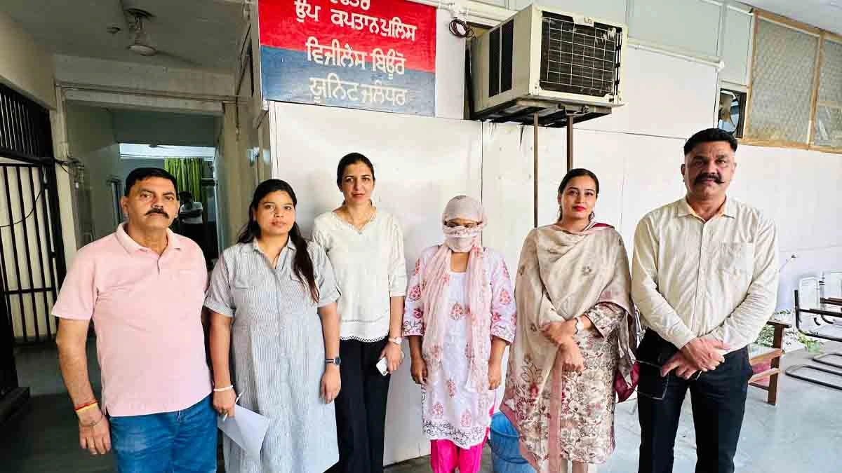 Vigilance Bureau arrested Sub-Inspector while accepting bribe