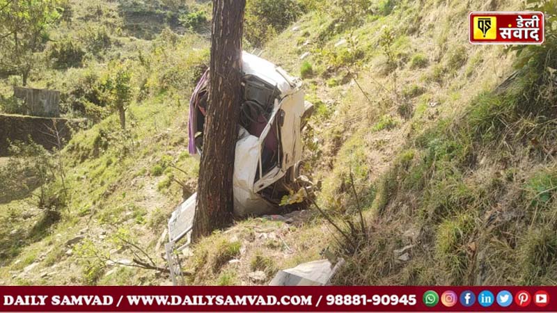 Accident News: स्‍कूली बच्‍चों से भरी वैन के साथ बड़ा हादसा, दो की हालत गंभीर