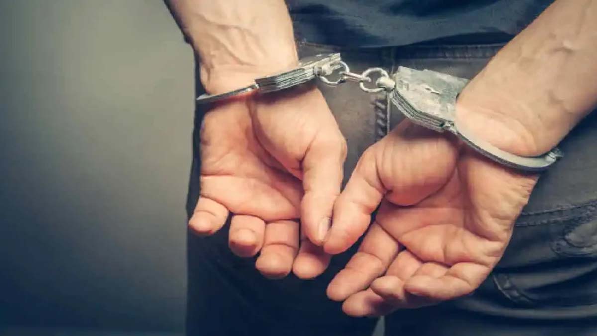 UP News: यूपी में अवैध शराब कारोबारियों पर कसा शिकंजा, अगस्त में 1,995 लोग गिरफ्तार