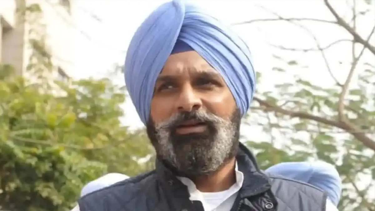 Punjab News: अकाली नेता बिक्रम मजीठिया के घर पहुंची पुलिस, थाने में हंगामे के बाद एक्शन, 12 टीमें छापेमारी में जुटीं