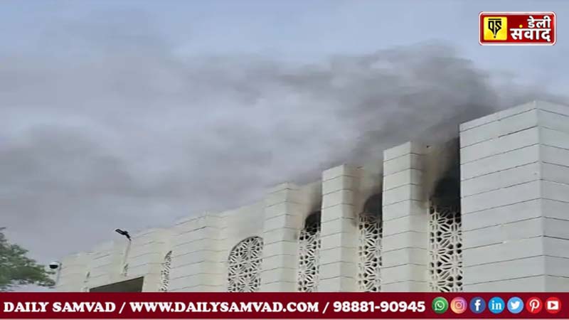 Fire In Municipal Corporation Building: नगर निगम दफ्तर में लगी भयानक आग, कर्मचारियों में मची अफरा-तफरी
