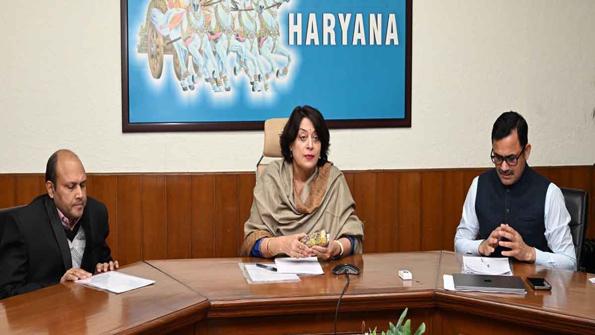 Haryana News: डॉ. सुमिता मिश्रा ने सभी जिलों के डीसी के साथ की बैठक, दिए ये सख्त आदेश