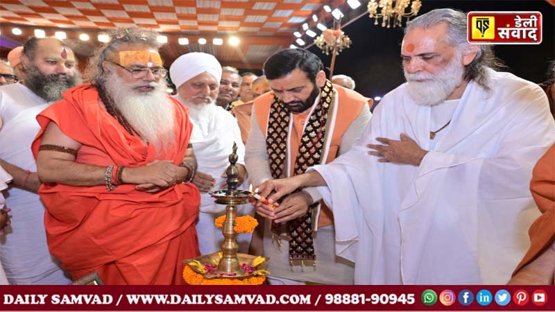 Haryana News: सीएम ने गीता मनीषी महामंडलेश्वर श्री ज्ञानानंद जी महाराज को जन्मदिवस की दी हार्दिक बधाई