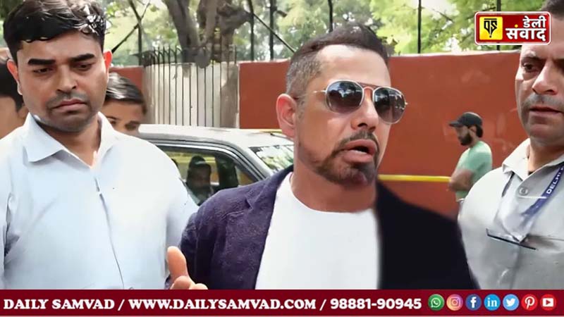 Robert Vadra: पैदल ही ED ऑफिस पहुंचे रॉबर्ट वाड्रा, जांच एजेंसी ने दूसरी बार भेजा था समन