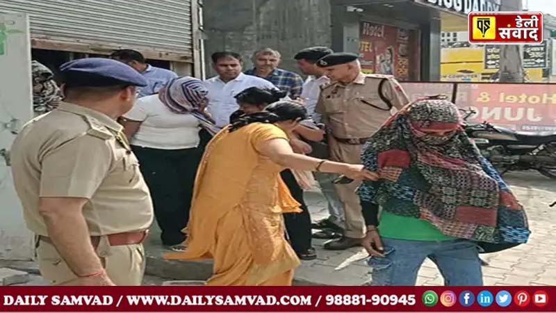 Sex Racket Busted: होटलों में चल रहा था देह व्यापार का धंधा, पुलिस ने Raid कर 17 युवक-युवतियों को पकड़ा