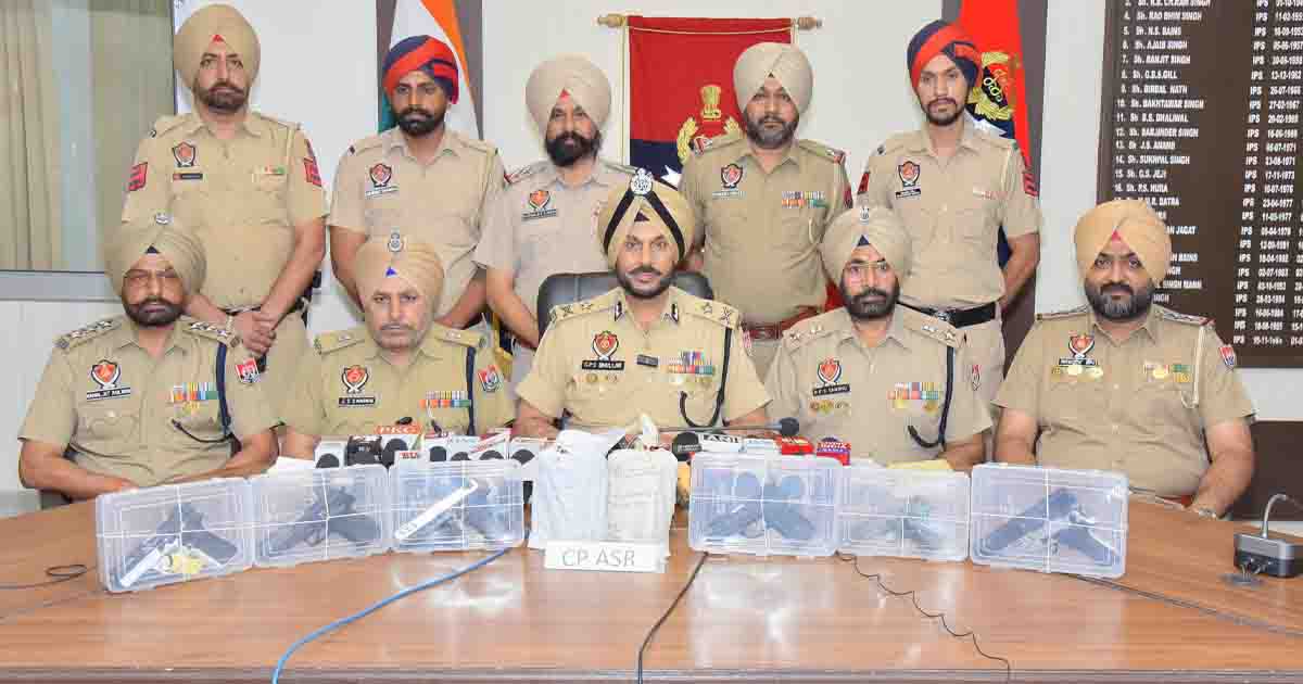 Two individuals linked to a cross-border smuggling module arrested