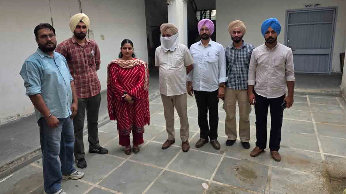 Vigilance Bureau caught an Assistant Sub-Inspector accepting bribe