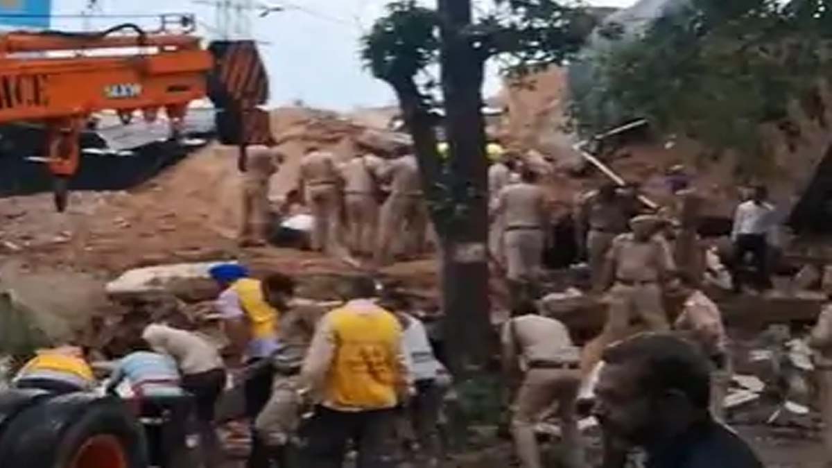 चंडीगढ़ में इमारत गिरी