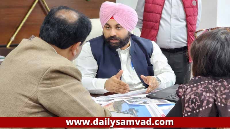 School Education Minister Harjot Singh Bains holdings meeting with PWD Officials regarding School of Eminence