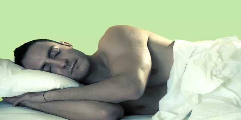 benefits of sleeping naked