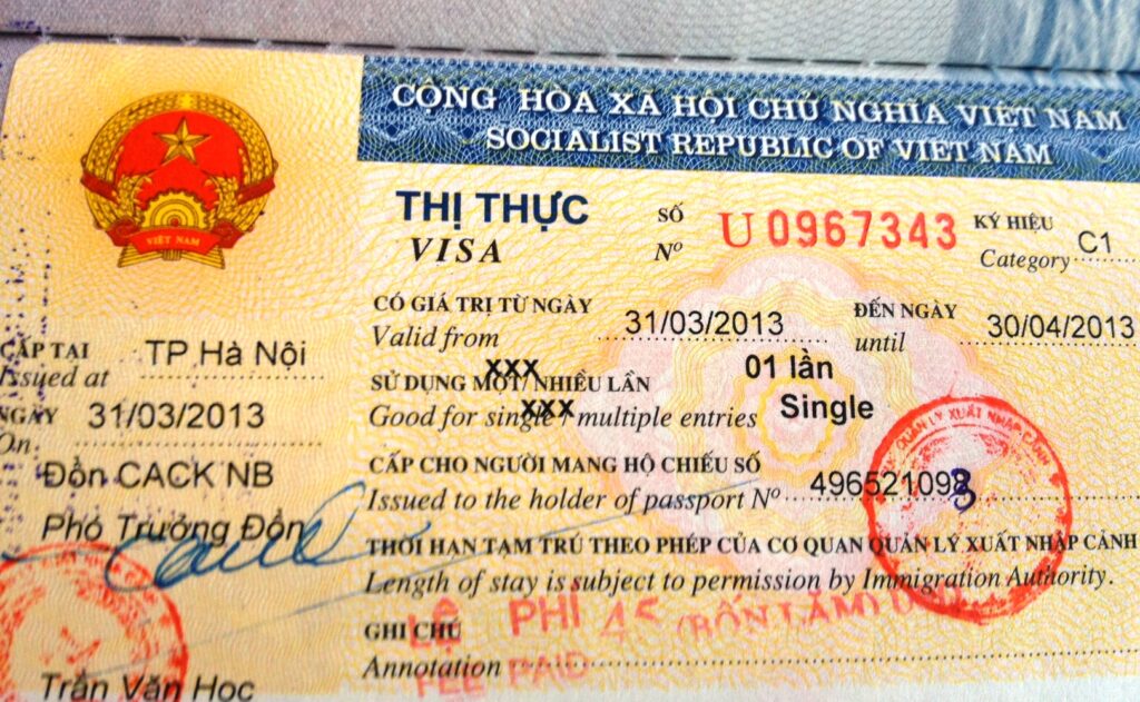 Vietnam Visa News: वियतनाम पर्यटन को बढ़ावा देने के लिए वीजा नियमों में ढील दे सकता है