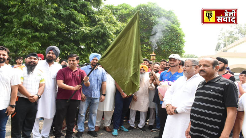 Deputy Commissioner welcomed the torch dedicated to 'Kheda Watan Punjab Diya-2024' on its arrival in Jalandhar