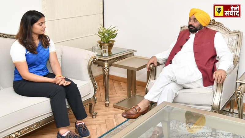 Chief Minister met Olympic medalist Manu Bhaker