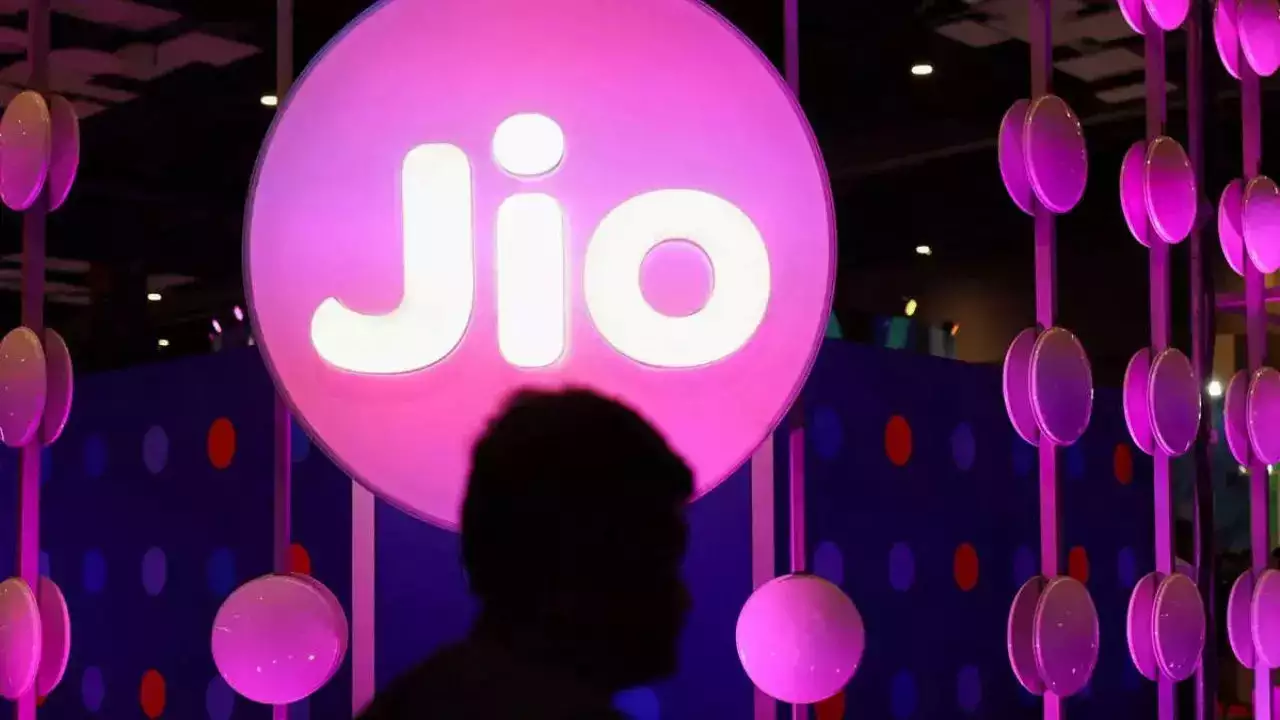 Jio Annual Latest Plan: Jio यूजर्स के लिए खुशखबरी, फ्री में मिलेगा 365 दिन वाला रिचार्ज प्लान