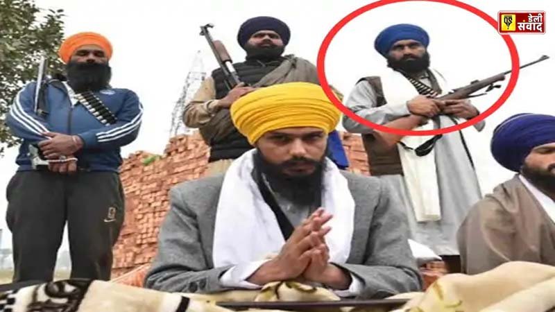 Photo of arrested Gurbhej. In which MP Amritpal is also present.