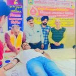 On Guru Teg Bahadur Martyrdom Day, Raktveer warrior Shastri Harikishan Gaur donated blood