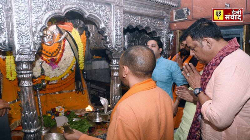 Chief Minister did darshan-pujan at Baba Vishwanath and Kalbhairav ​​temple