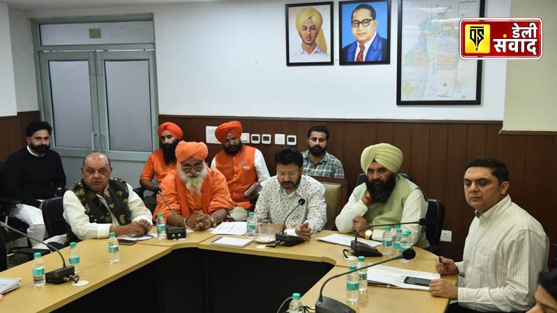 Dr. Ravjot Singh holds high level meeting for cleaning of Budha Dariya