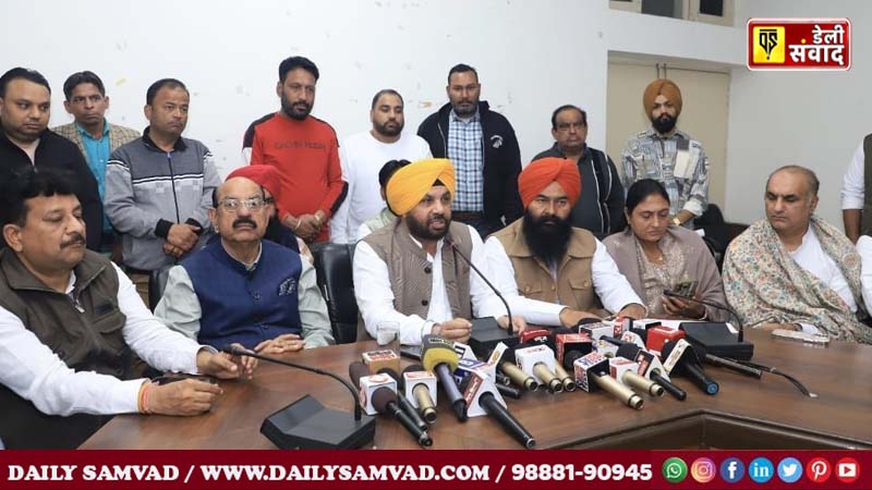 जालंधर के 85 वार्डों पर AAP के 300 वर्करों ने चुनाव लड़ने के लिए किया आवेदन