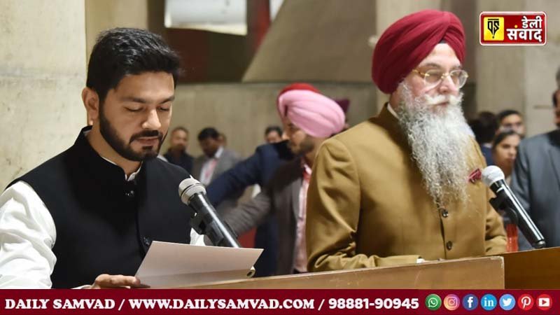 Punjab Vidhan Sabha Speaker Sandhwan administered oath to the newly elected MLAs