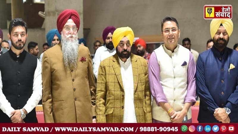 Punjab Vidhan Sabha Speaker Sandhwan administered oath to the newly elected MLAs