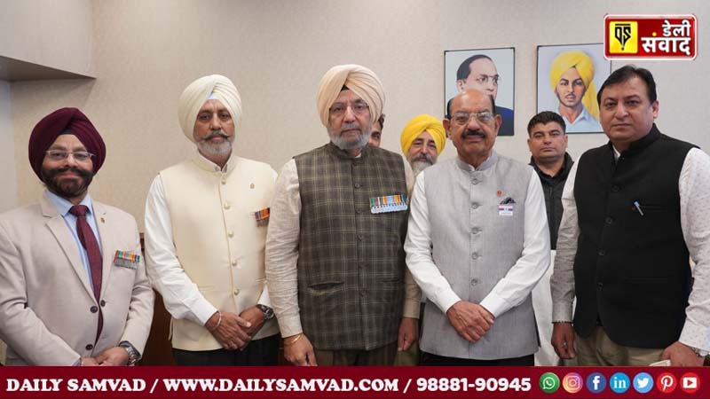 Mohinder Bhagat pays tribute to the martyrs on the occasion of Armed Forces Flag Day