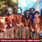 Students of St. Soldier Group presented a play on wild animals.