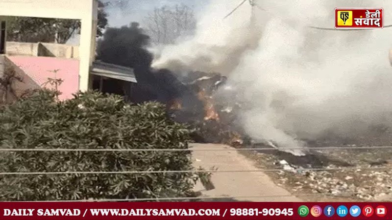 View near the fire in Alavalpur.