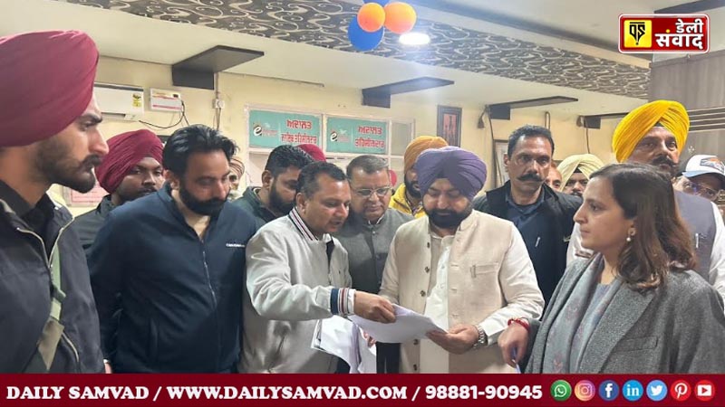 Mundian conducts surprise inspection of Tehsil office