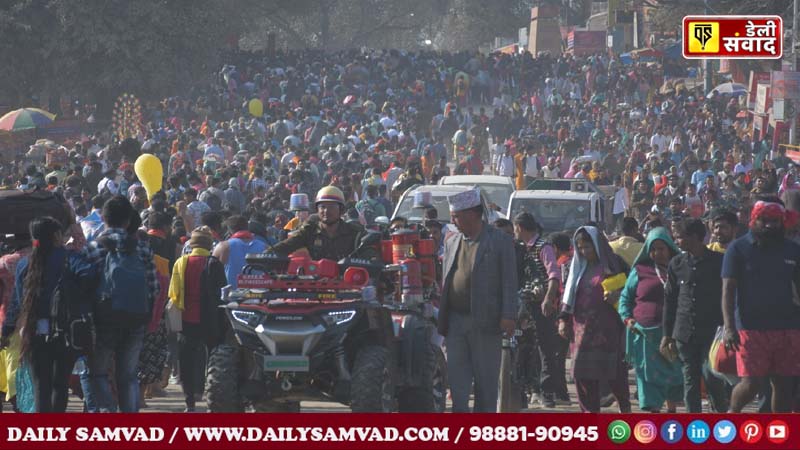 Mahakumbh: प्रयागराज में हालात बेकाबू, संगम स्टेशन 14 फरवरी तक बंद, 20 किमी तक जाम