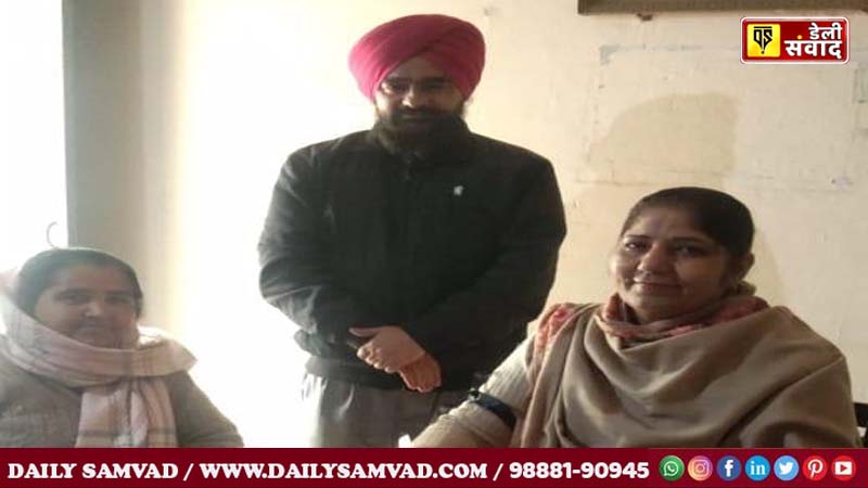 पंजाब में रूरल मेडिकल ऑफिसर्स एसोसिएशन ने काले बिल्ले लगाकर सरकार का किया विरोध