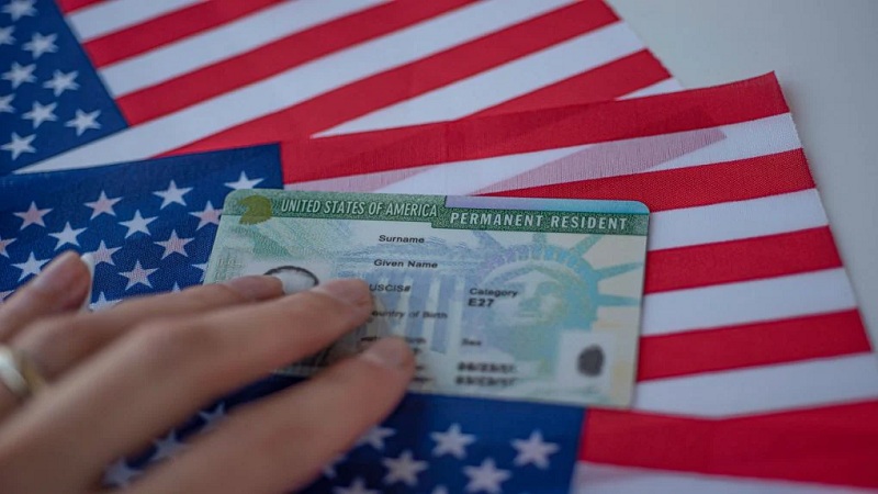 US Green Card: अमेरिका में पढ़ने वाले भारतीय छात्रों को मिलेगा ग्रीन कार्ड