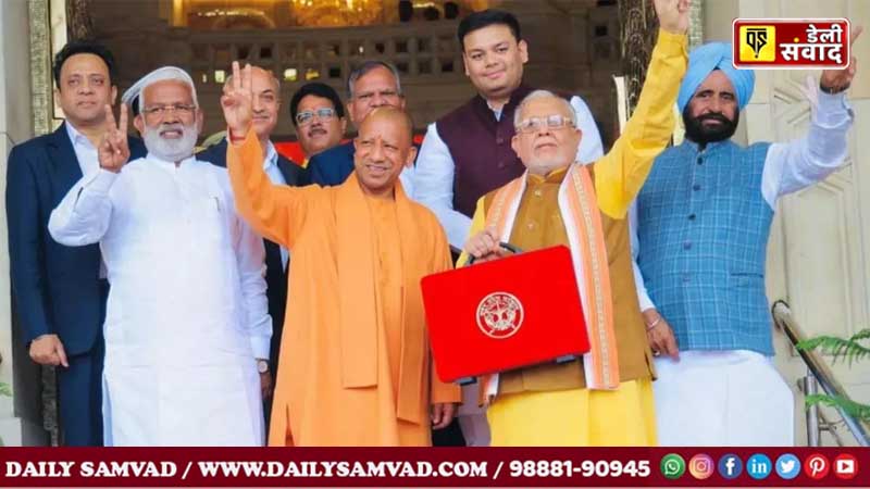 छात्राओं को फ्री में मिलेगी स्कूटी, 92,000 नई नौकरी देगी सरकार, आउटसोर्स कर्मियों की सैलरी बढ़ेगी