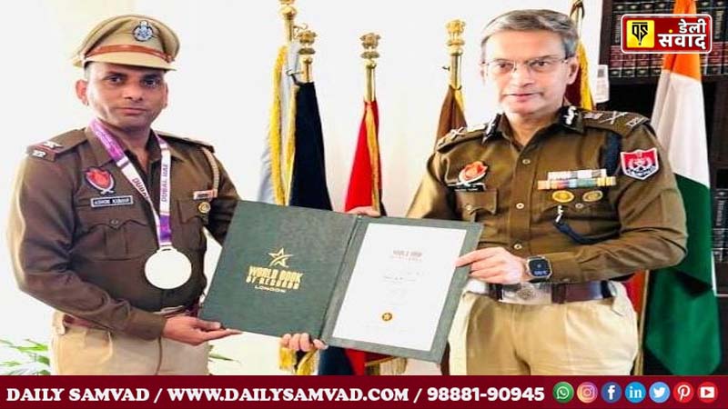 DGP Gaurav Yadav honoured ASI Ashok Kumar