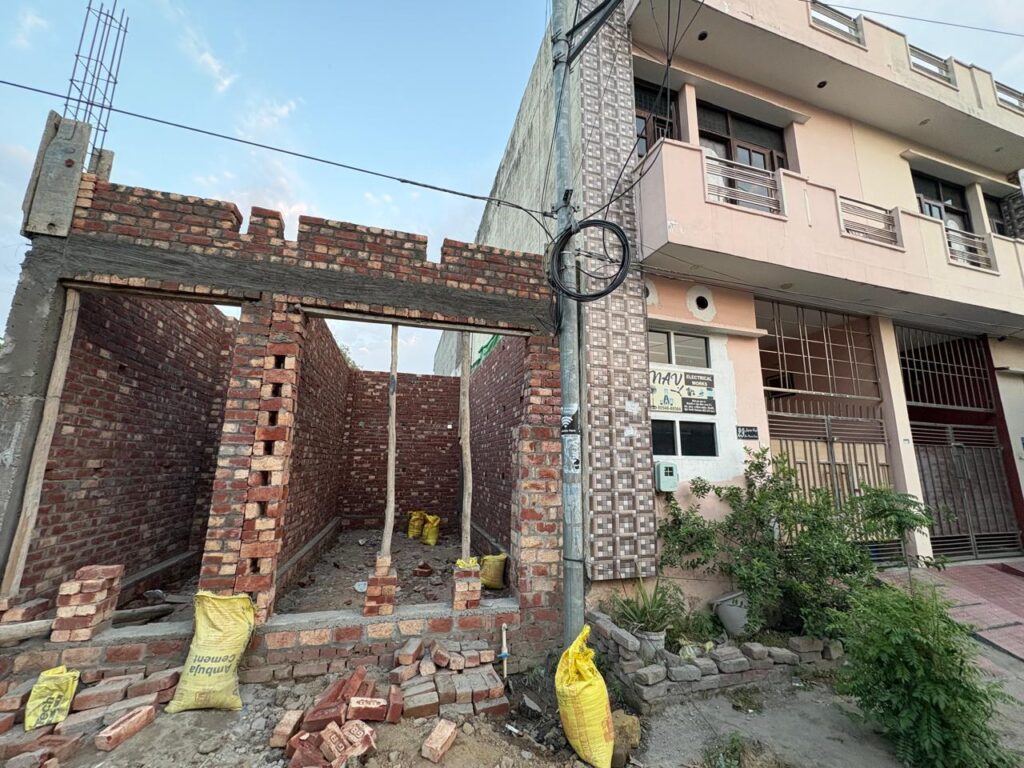 जालंधर नगर निगम की बड़ी कार्रवाई, 3 दुकानें सील, अवैध निर्माणों पर एक्शन