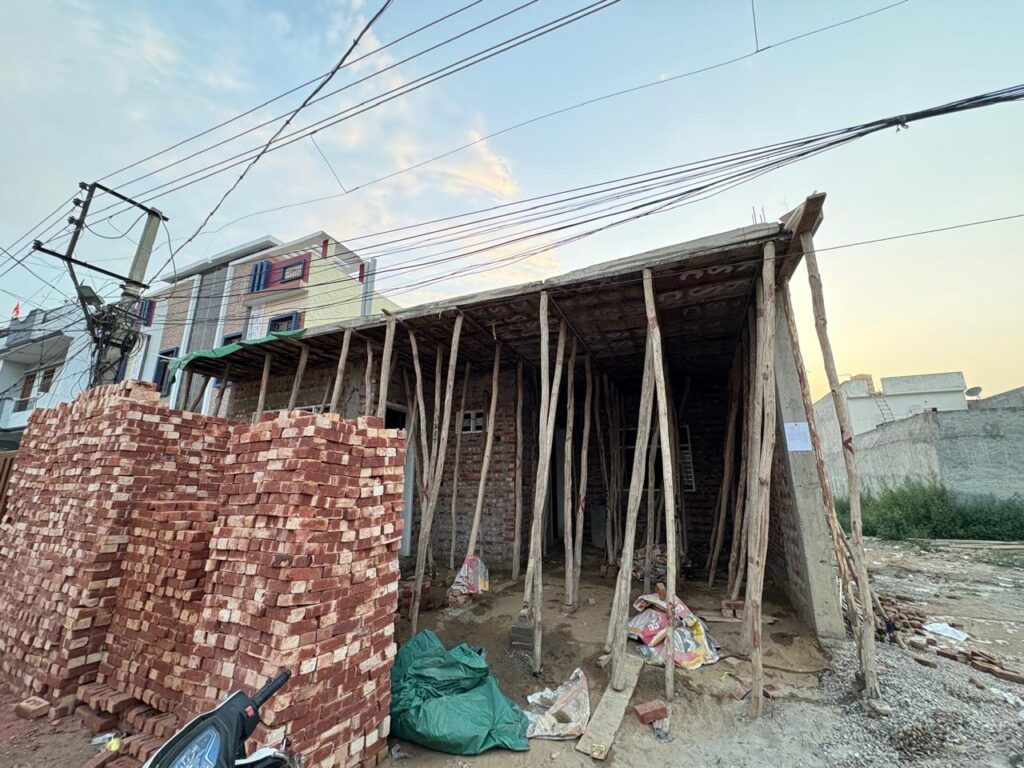 जालंधर नगर निगम की बड़ी कार्रवाई, 3 दुकानें सील, अवैध निर्माणों पर एक्शन