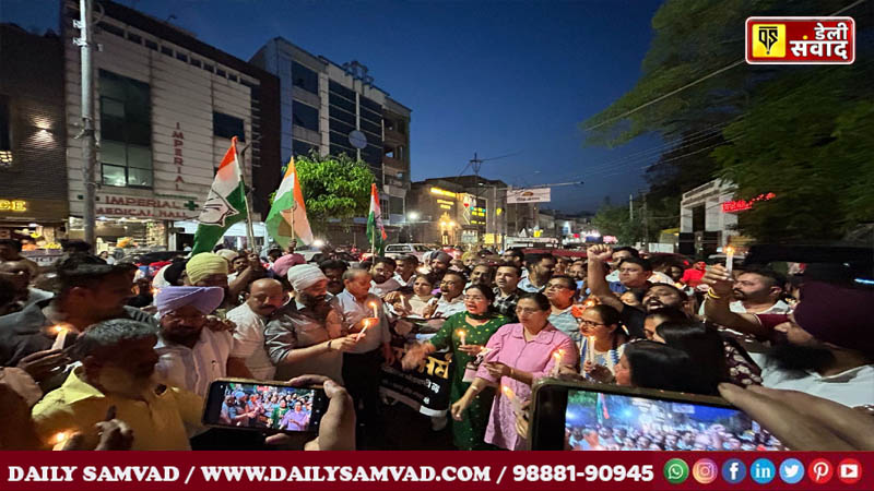 जालंधर में कांग्रेस प्रधान राजिंदर बेरी की अगुवाई में आतंकवादियों के खिलाफ रोष मार्च, पाकिस्तानी झंडा फूंका