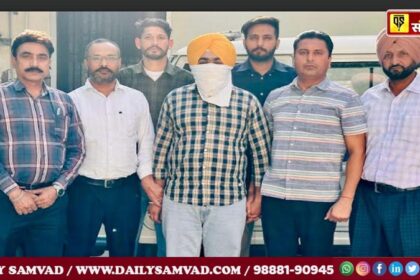 Vigilance Bureau catches clerk while taking bribe
