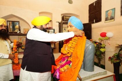 Punjab News: सीएम के नेतृत्व में राज्य निवासियों द्वारा शहीद करतार सिंह सराभा को शहीदी दिवस पर श्रद्धासुमन भेंट