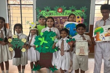 St Soldier News: सेंट सोल्जर डिवाइन पब्लिक स्कूल में कविता पाठ प्रतियोगिता आयोजित की गई