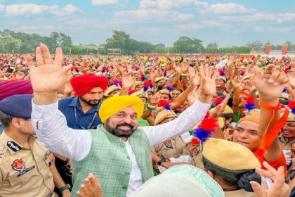 Jalandhar News: पंजाब पुलिस में सीधे भर्ती हुए अब तक के सबसे बड़े 2999 कांस्टेबलों के ग्रुप की पासिंग आउट परेड की अध्यक्षता की