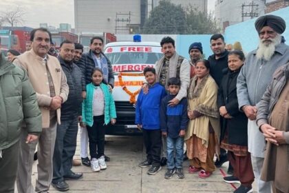 Jalandhar News: जालंधर के प्रमुख कारोबारी और समाजसेवी गुप्ता परिवार ने मरीजों के लिए शुरू की फ्री एंबुलेंस सेवा, MLA रमन अरोड़ा और शीतल अंगुराल ने दिखाई हरी झंडी, देखें तस्वीरें