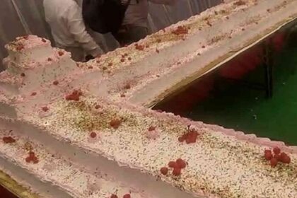 Guru Nanak Jayanti: गुरु नानक देव जयंती पर इस गुरूद्वारे में कटा 553 किलो का केक