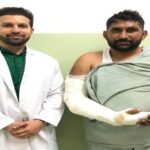 इनोसैंट हाट्र्स मल्टीस्पैशिएलिटी अस्पताल में टूटी बाजू जोडक़र घायल को दिया जीवनदान