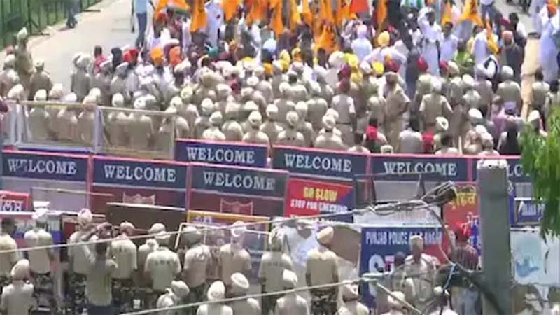 सुखबीर बादल समेत कई नेता गिरफ्तार, जाने वजह