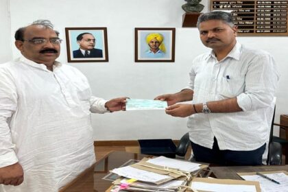 Flood In Punjab: अश्वनी शर्मा ने बाढ़ प्रभावितों की मदद के लिए CM रिलीफ फंड में अपना एक महीने का वेतन किया दान